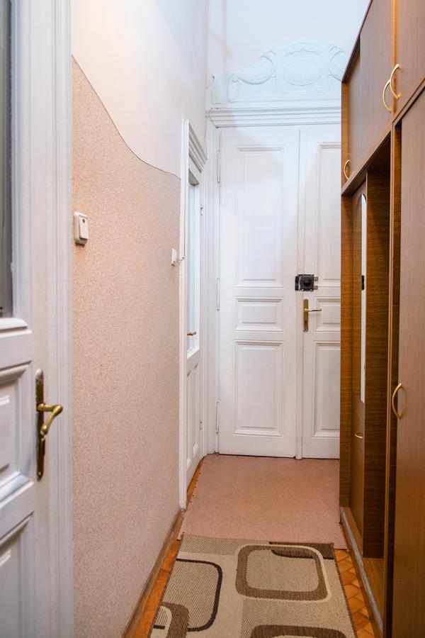 Apartments City Lviv Bagian luar foto
